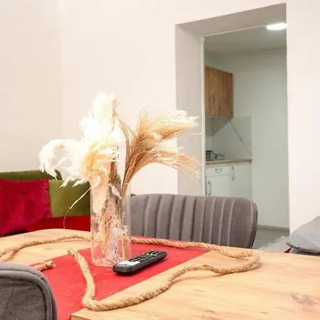 Livemore24 - 4 In 24-7 Check-in Апартаменты *