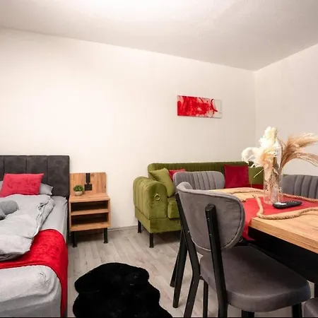 Livemore24 - 4 In 24-7 Check-in Апартаменты *